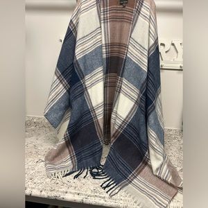 Coco and Carmen super soft poncho OS